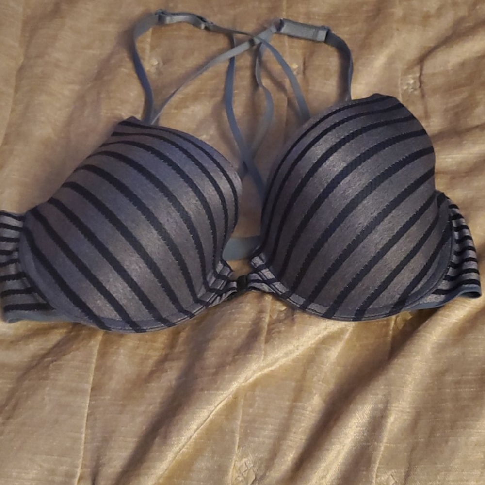 VICTORIA SECRET SUPER CUTE BRA Barely worn